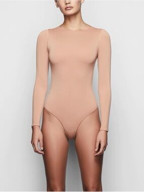 SKIMS Essential Crew Neck Long Sleeve Bodysuit in Nude (L/XL) NWOT